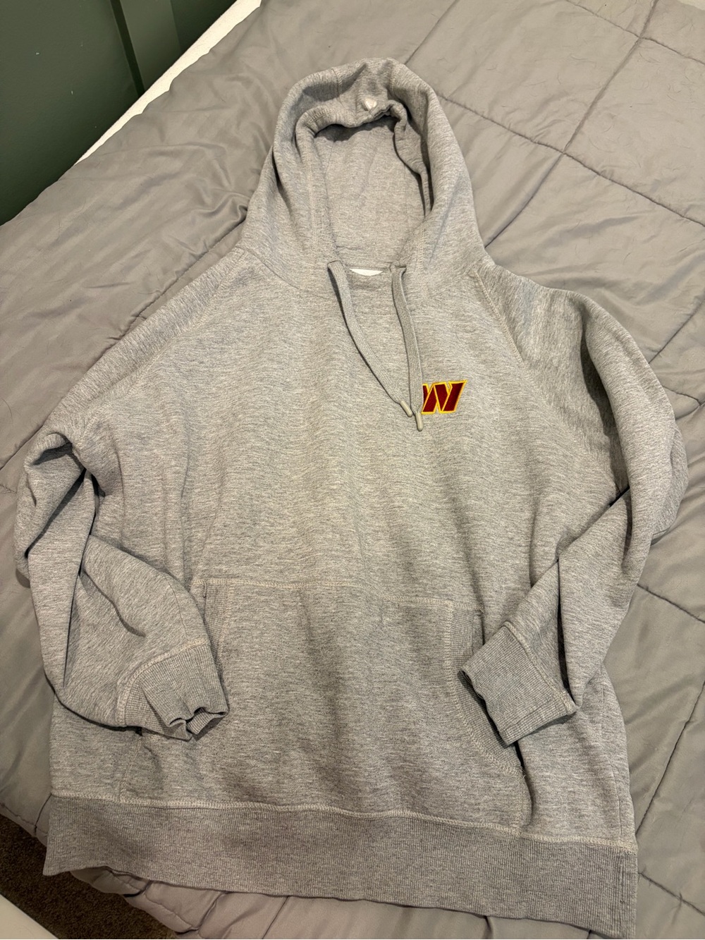 Antigua Men's Gray Crewneck Hoodie with Washington Commanders Logo